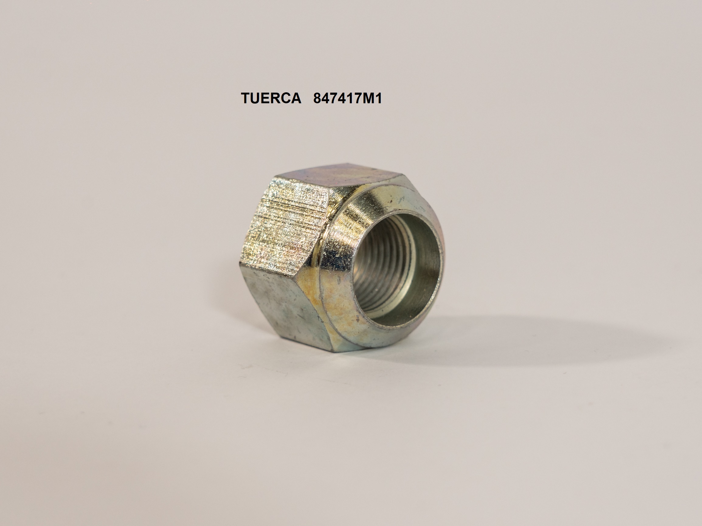 Tuerca 847417M1